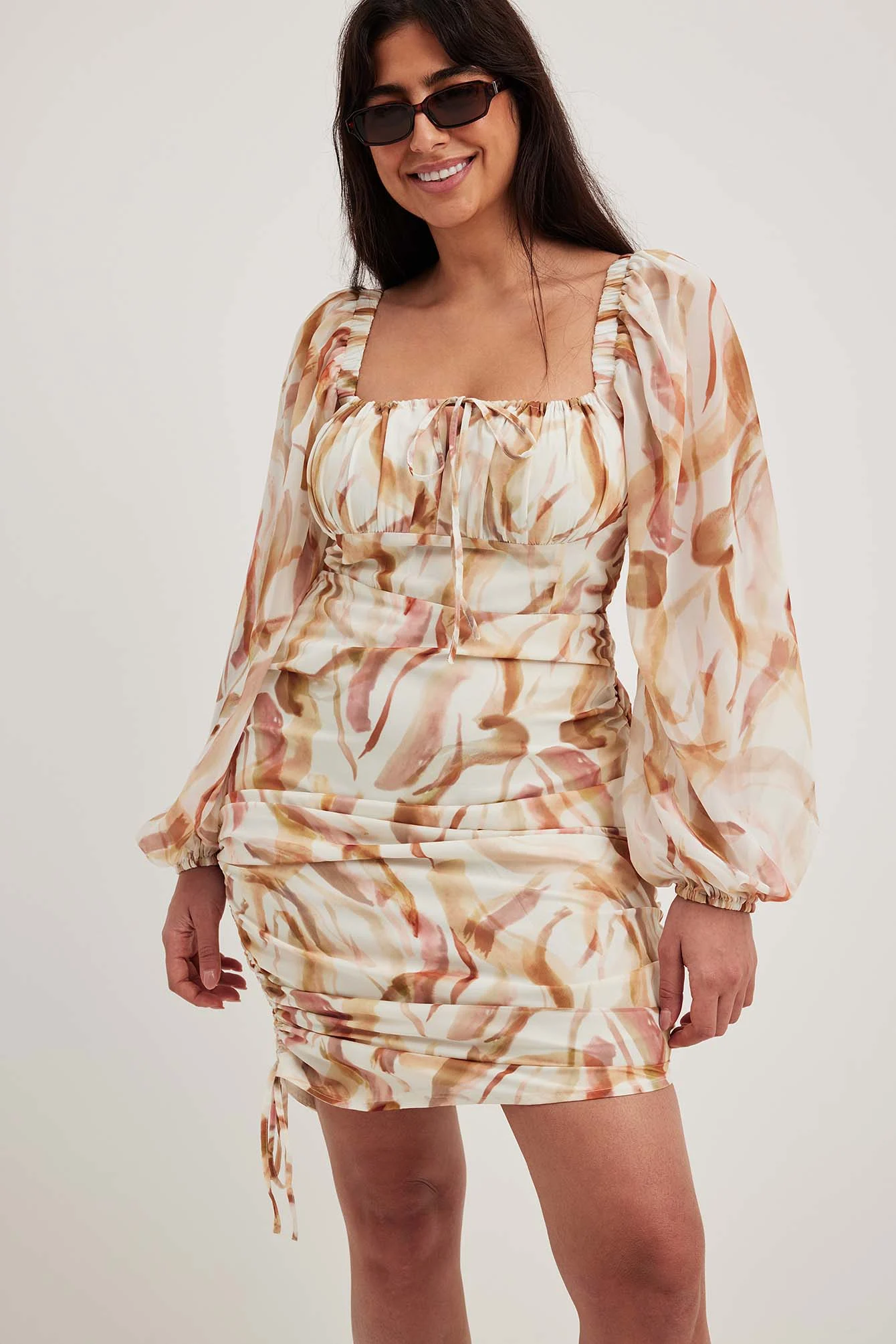 Chiffon-Minikleid mit Kordelzug