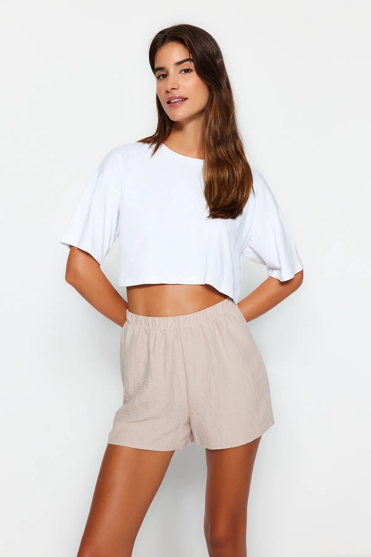 Trendyol Collection  Beige-mehrfarbige Shorts aus Viskosegewebe im 2er-Pack THMSS23SR00020