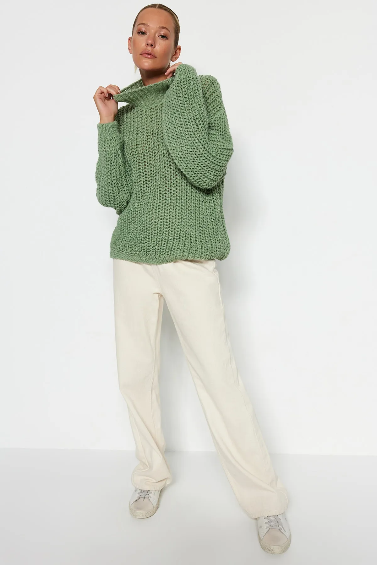 Trendyol Collection  Mintfarbener, weich strukturierter Strickpullover mit Basic-Kragen und weiter Passform TWOAW23KZ01810