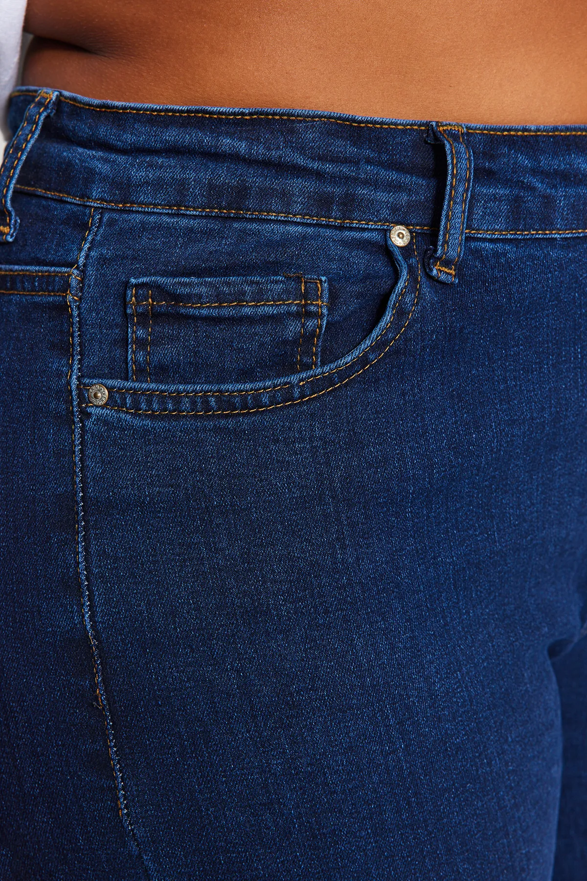 Trendyol Curve  Dunkelblaue, dehnbare Skinny-Jeans mit hoher Taille TBBSS22JE0075