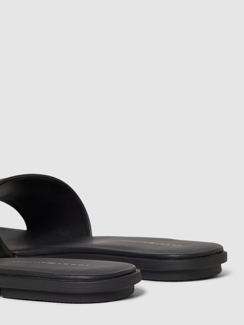 Slides mit Label-Detail Modell 'POP MULE' in schwarz