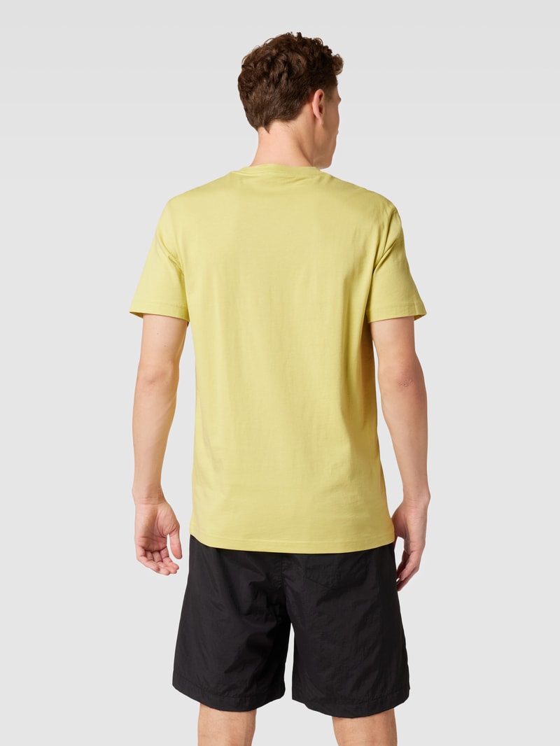 Regular Fit T-Shirt mit Label-Detail in hellgelb