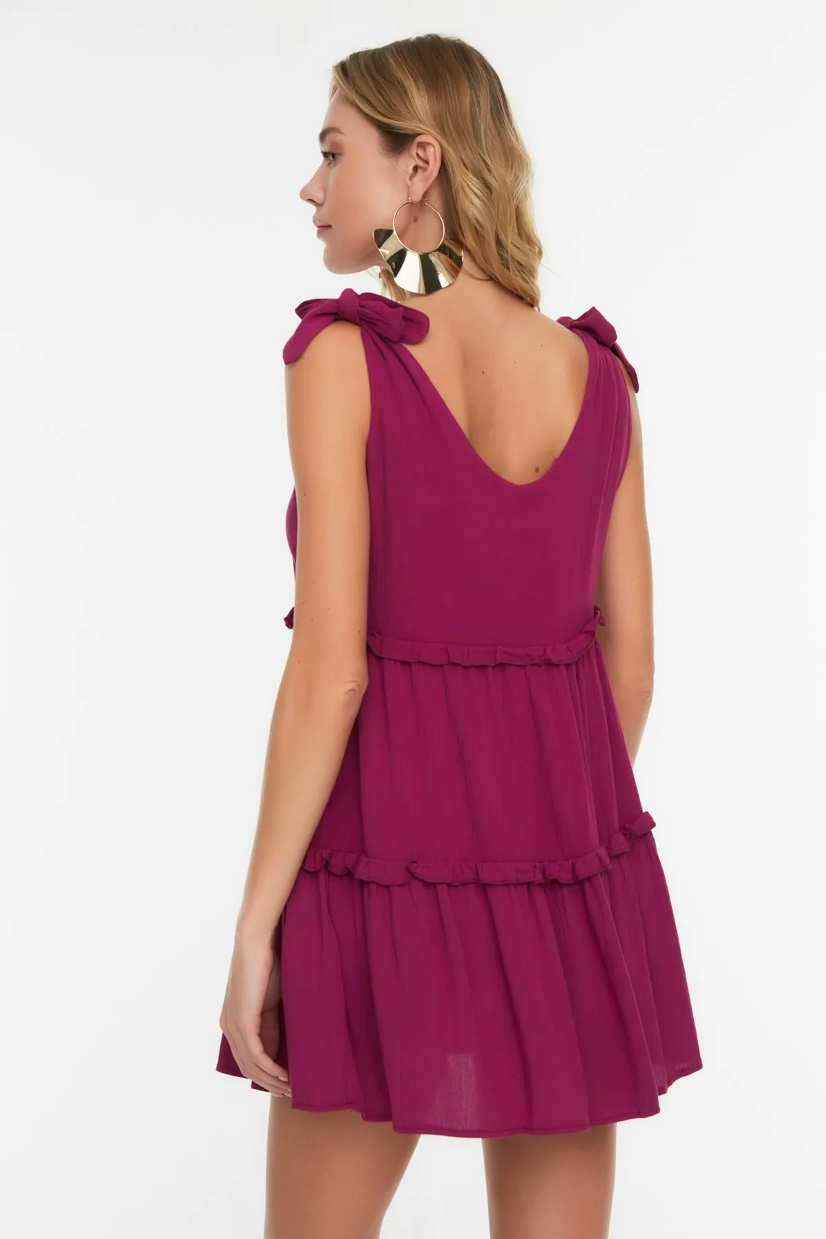 Trendyol Collection  Fuchsia Mini-Strandkleid mit gewebten Rüschen TBESS21EL3620