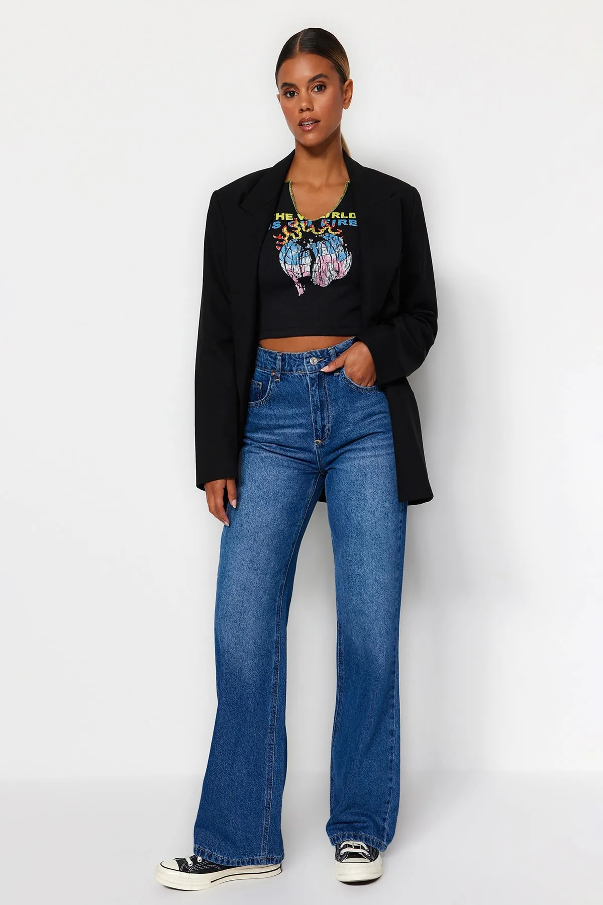Trendyol Collection  Blaue Jeans mit hoher Taille und weitem Bein TWOAW24JE00073