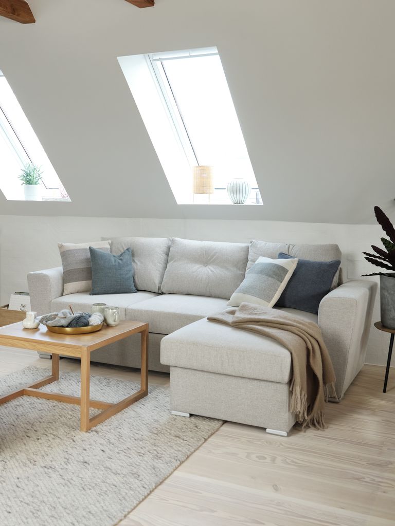 VEJLBY Schlafsofa mit Chaiselongue VEJLBY heller Sand