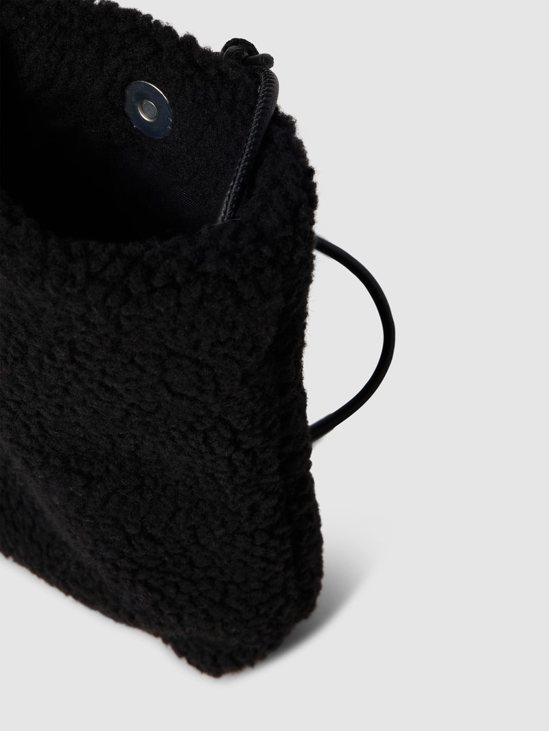Handytasche aus Teddyfell Modell 'Filly' in schwarz