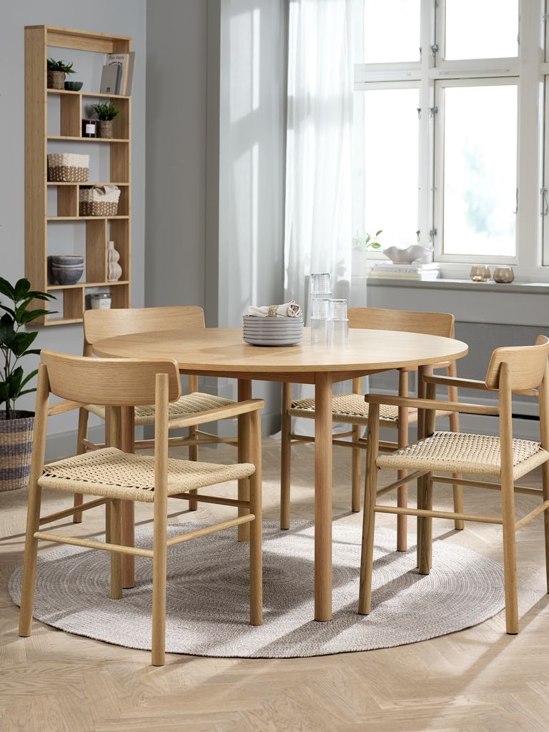 ALSTED ISLEV ALSTED Ø120 stół dąb 4 ISLEV krzesło z podłokietnikami dąb