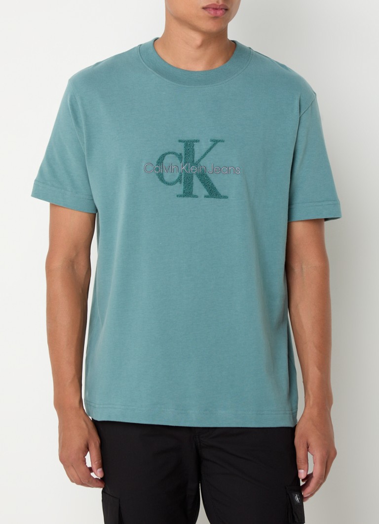 Camiseta Calvin Klein de chenille com bordado do logotipo