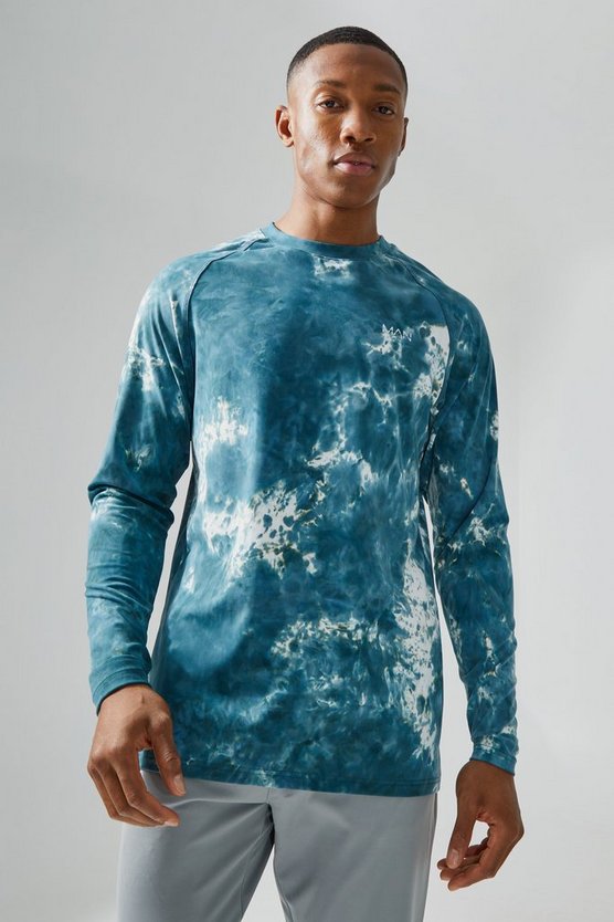 Man Active Slim-Fit Batik T-Shirt
