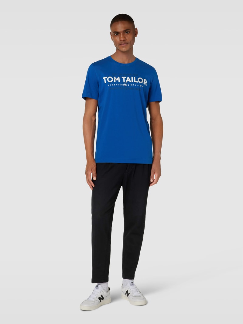 T-Shirt mit Label-Print in royalblau