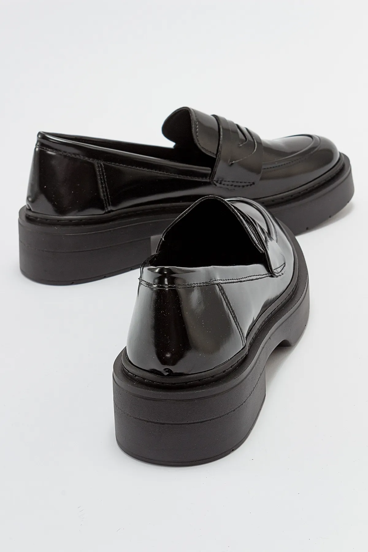 LuviShoes  NONTE Schwarzer Damen-Loafer mit Öffnung