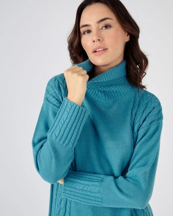 Pull col roulé à torsades