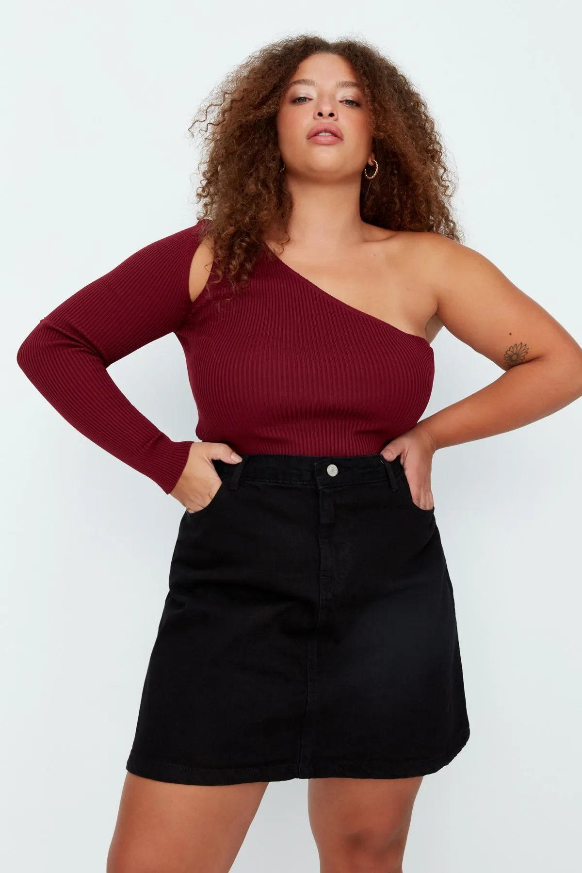 Trendyol Curve  Schwarzer Jeansrock in A-Form mit hoher Taille TBBAW23AZ00042