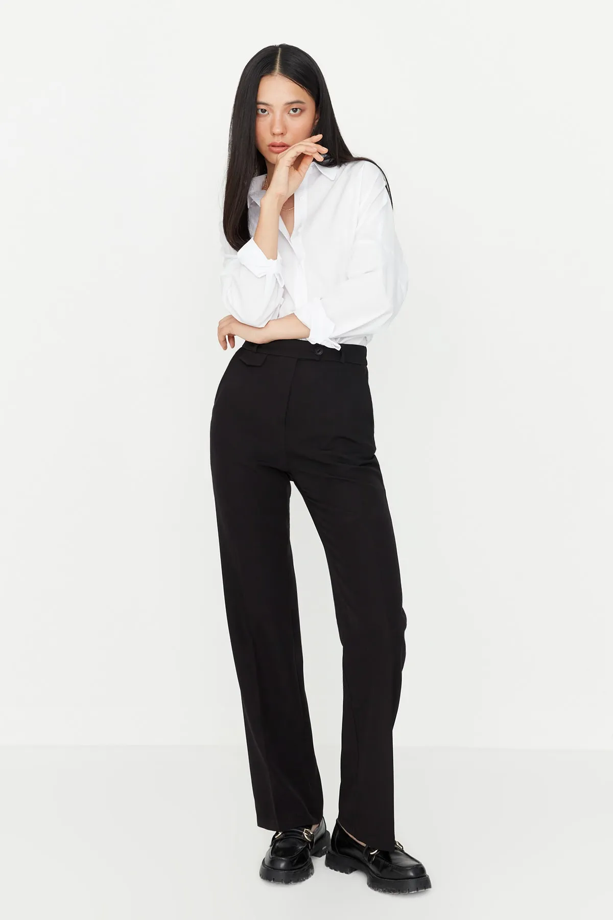 Trendyol Collection  Schwarze Hose mit hohem Bund und weitem Bein/Webhose mit weitem Bein TWOAW23PL00240