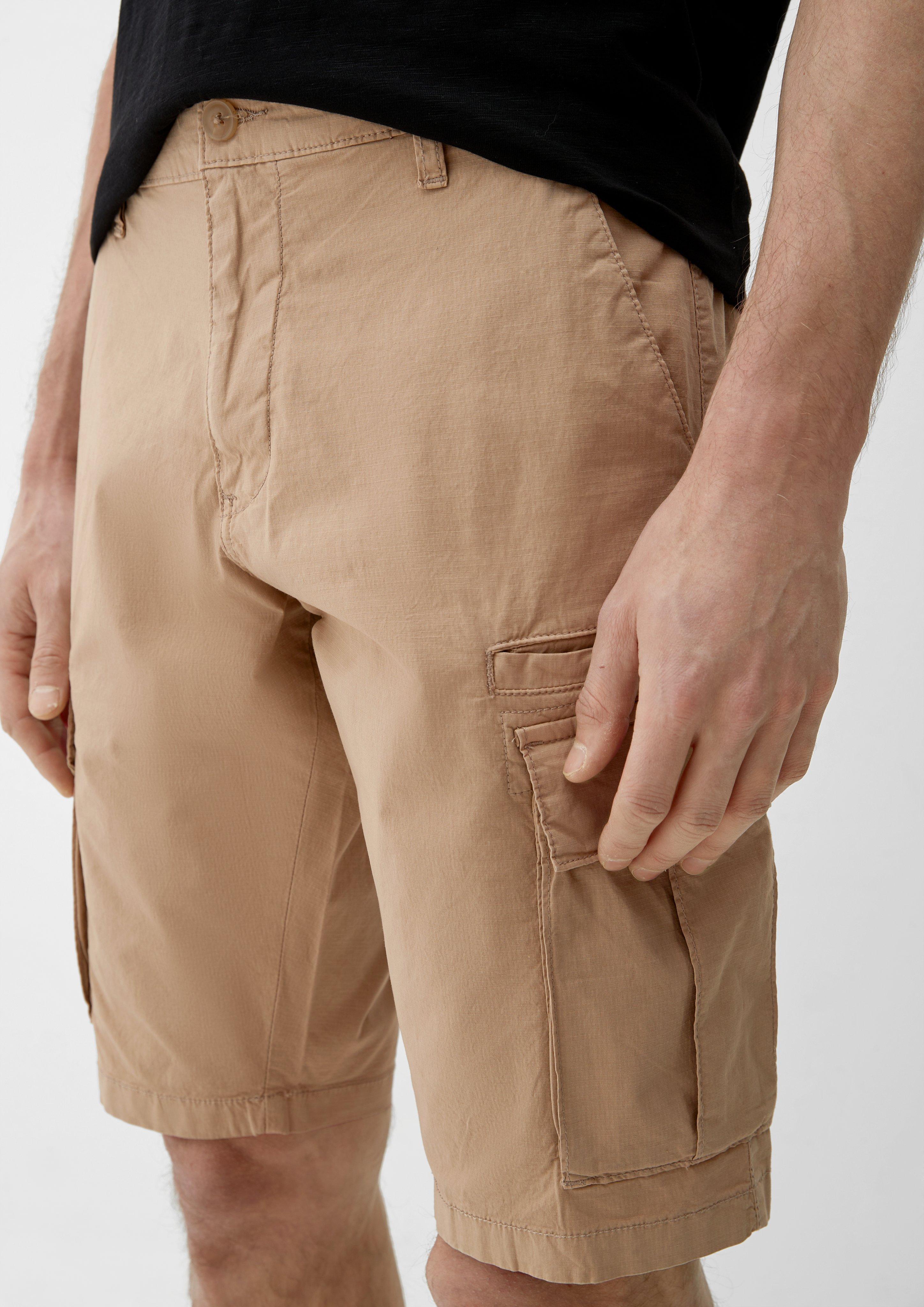 Relaxed: Bermuda mit Cargotaschen  2132921-8411