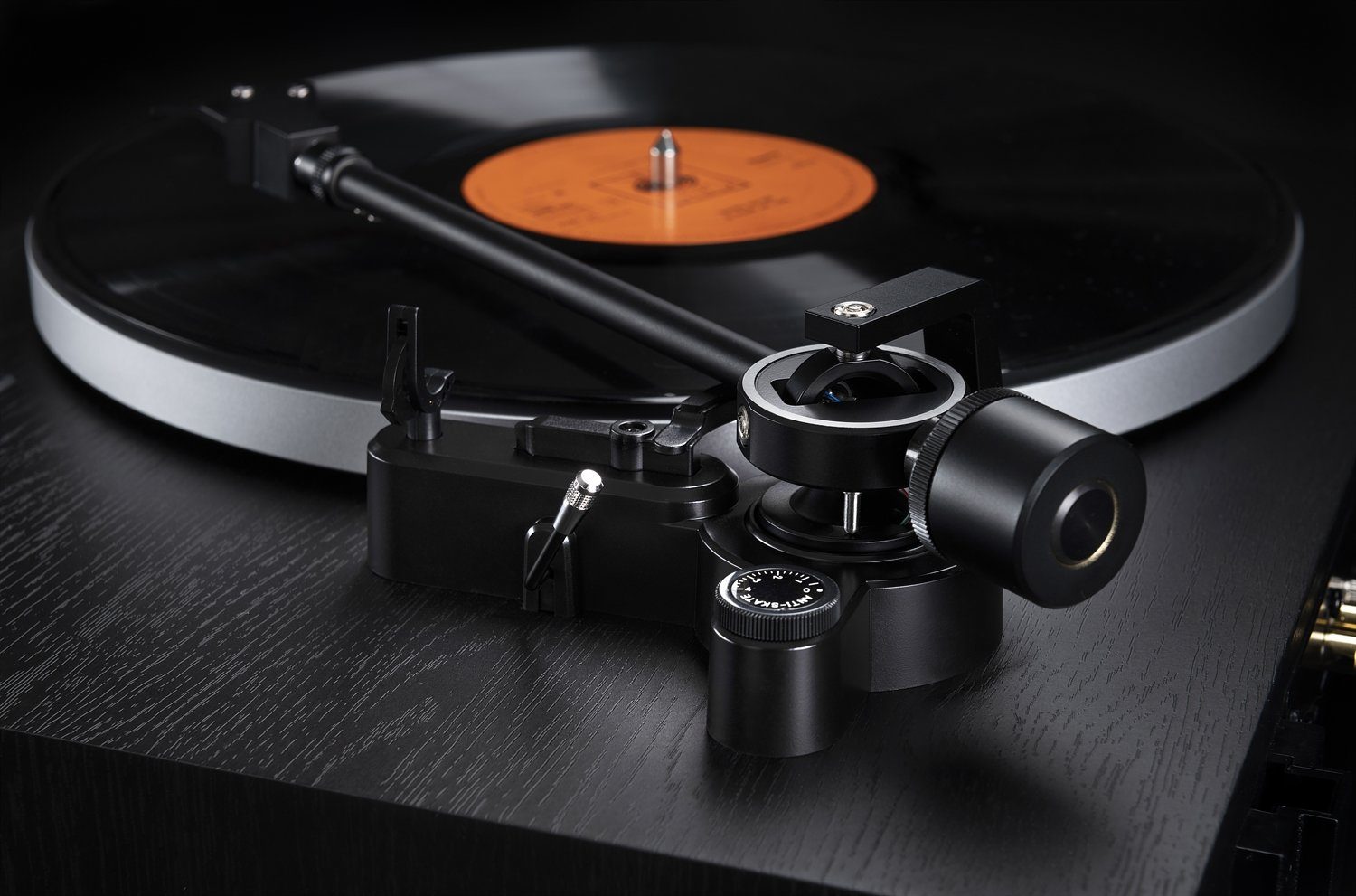 Dual CS 518 Plattenspieler (Riemenantrieb, manuell, abschaltbarer Phono-Vorverstärker, schwarz)