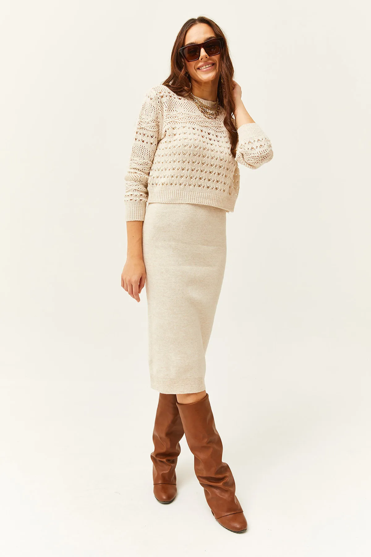 Olalook  Steinfarbenes Strickkleid mit dünnen Trägern für Damen, durchbrochener Pulloveranzug TKM-19000241