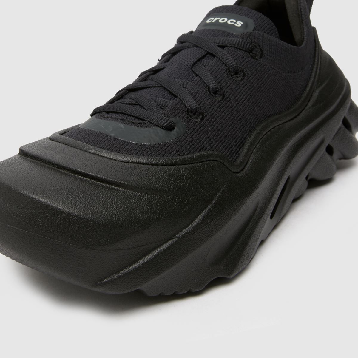 Crocs Echo Surge cipők fekete színben