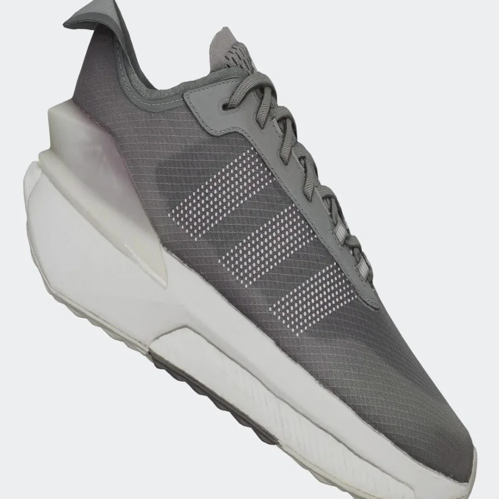 adidas Avryn HP5967 / grau