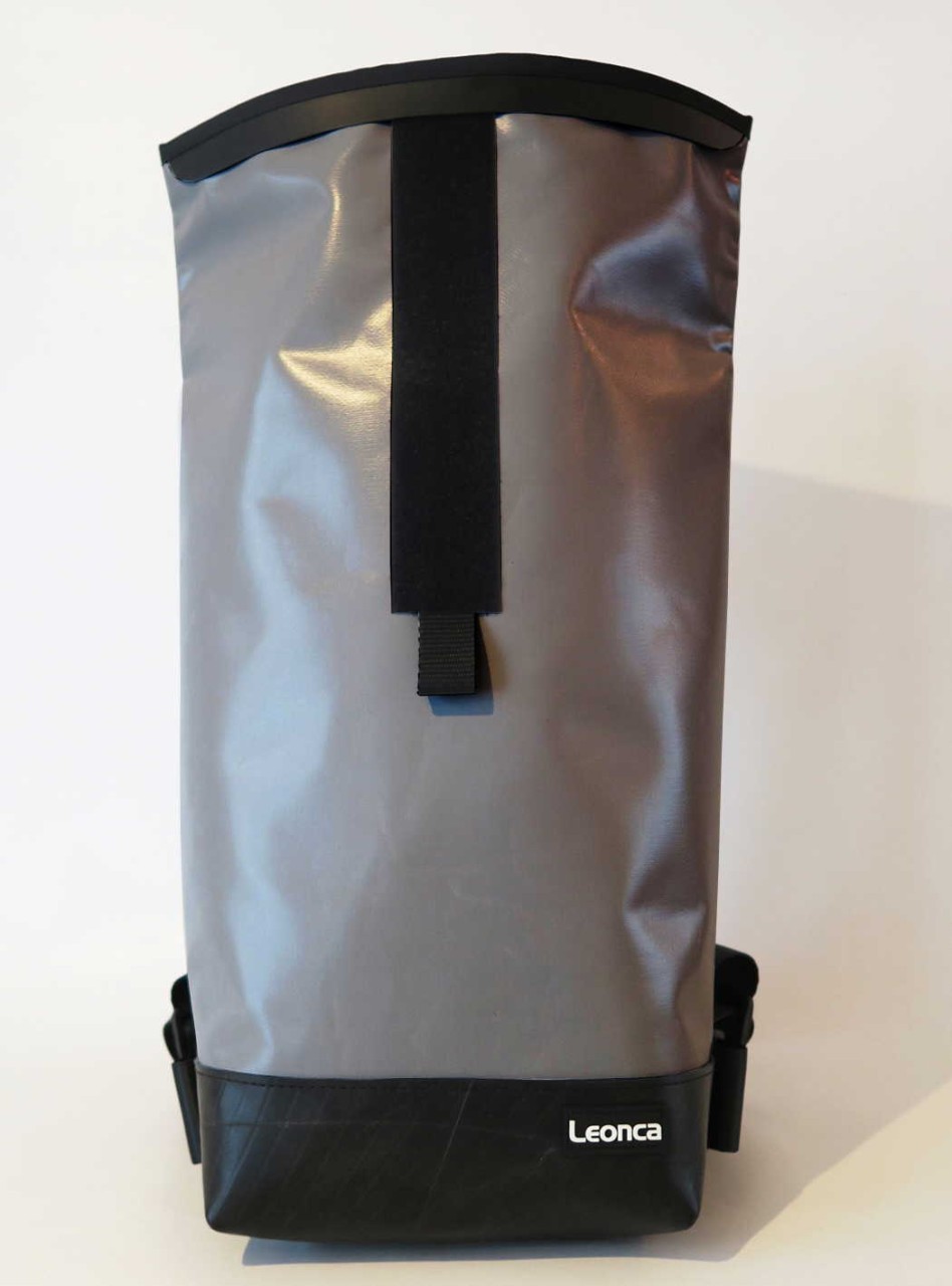 LEONCA Handtaschen grau Rollrucksack LKW-Plane Hellgrau S