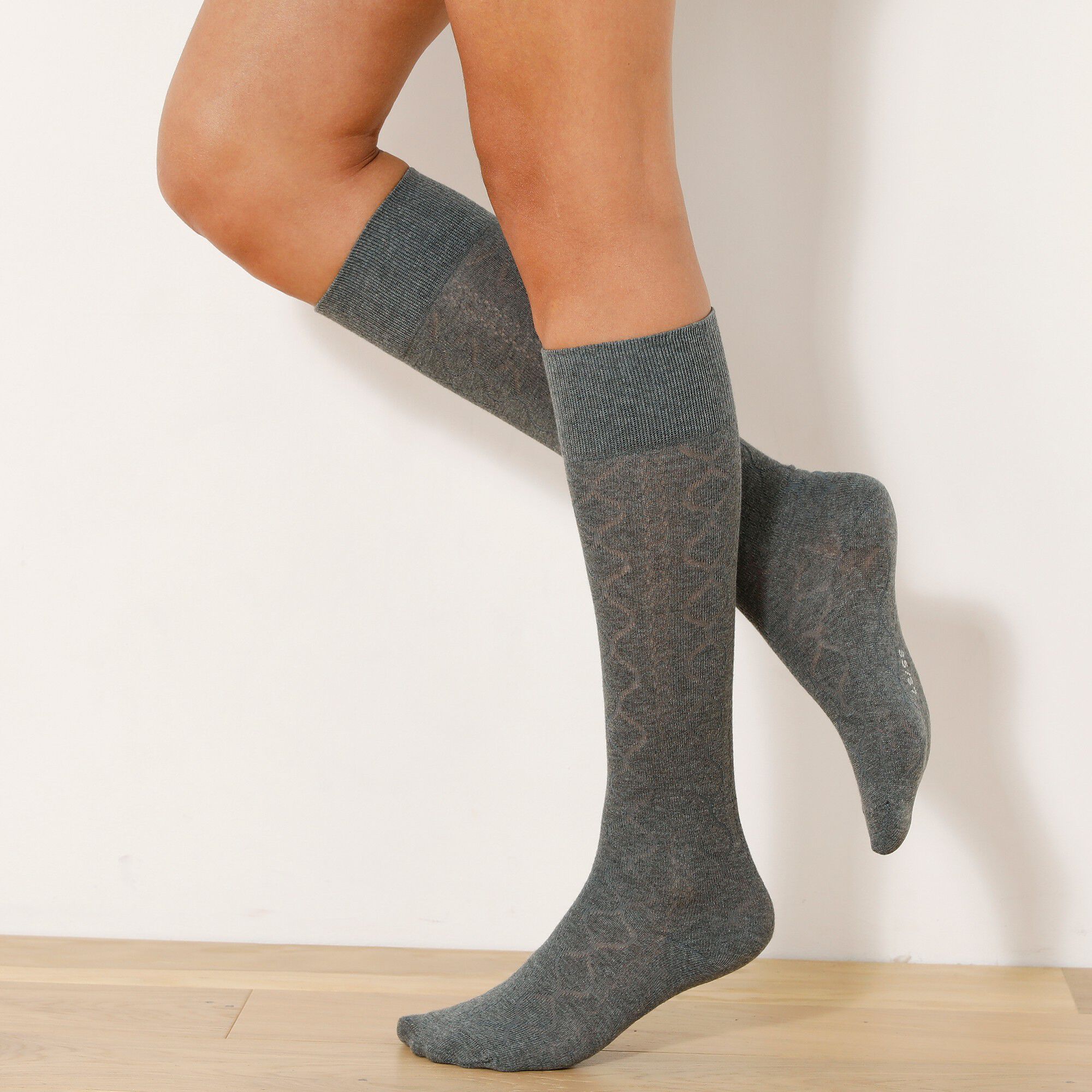 Chaussettes hautes en maille torsadée unie