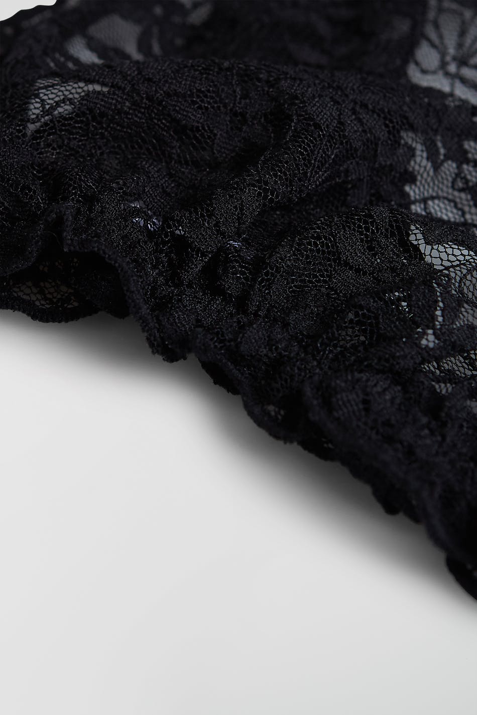 Eva lace string