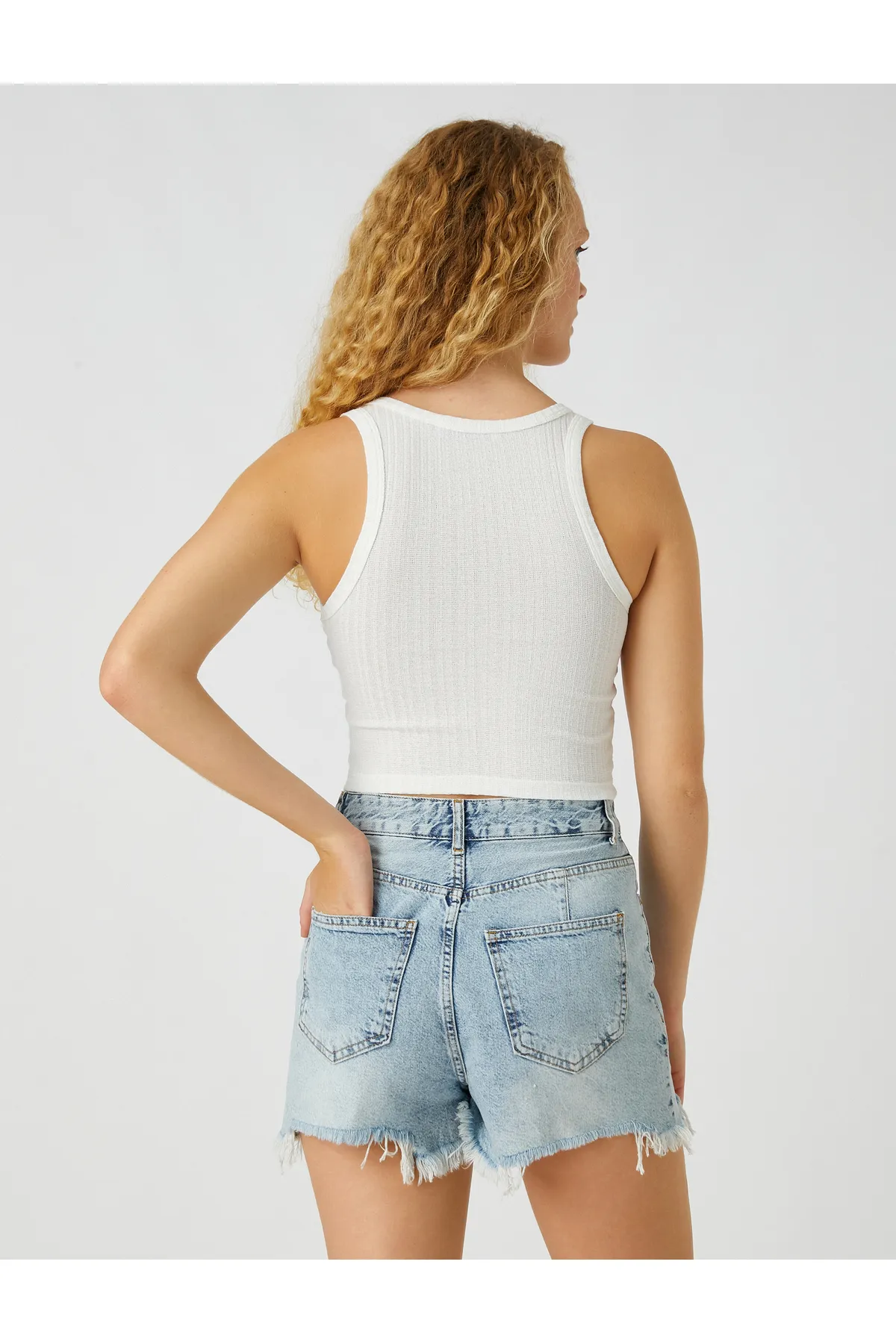 Koton  Şahika Ercümen X Koton – Crop Athlete Neckholder Collar