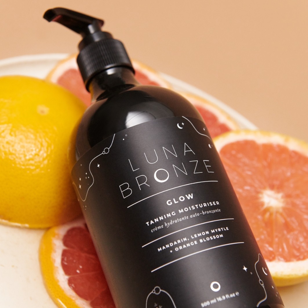 Glow. Gradual Tanning Moisturiser