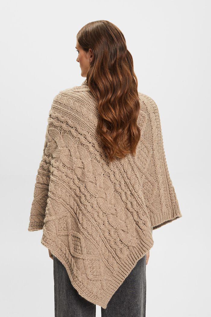 Poncho mit Rollkragen und Zipfelsaum