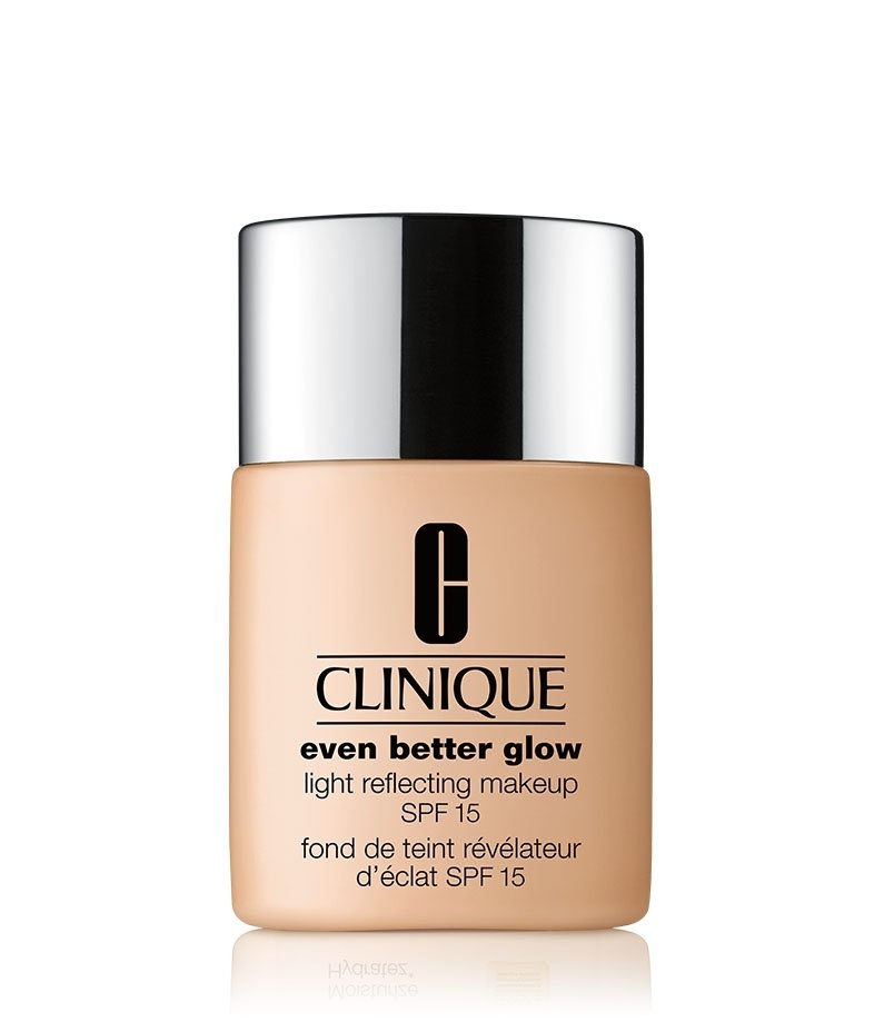 Clinique Foundation Even Better Glow Light Reflecting Makeup SPF 15