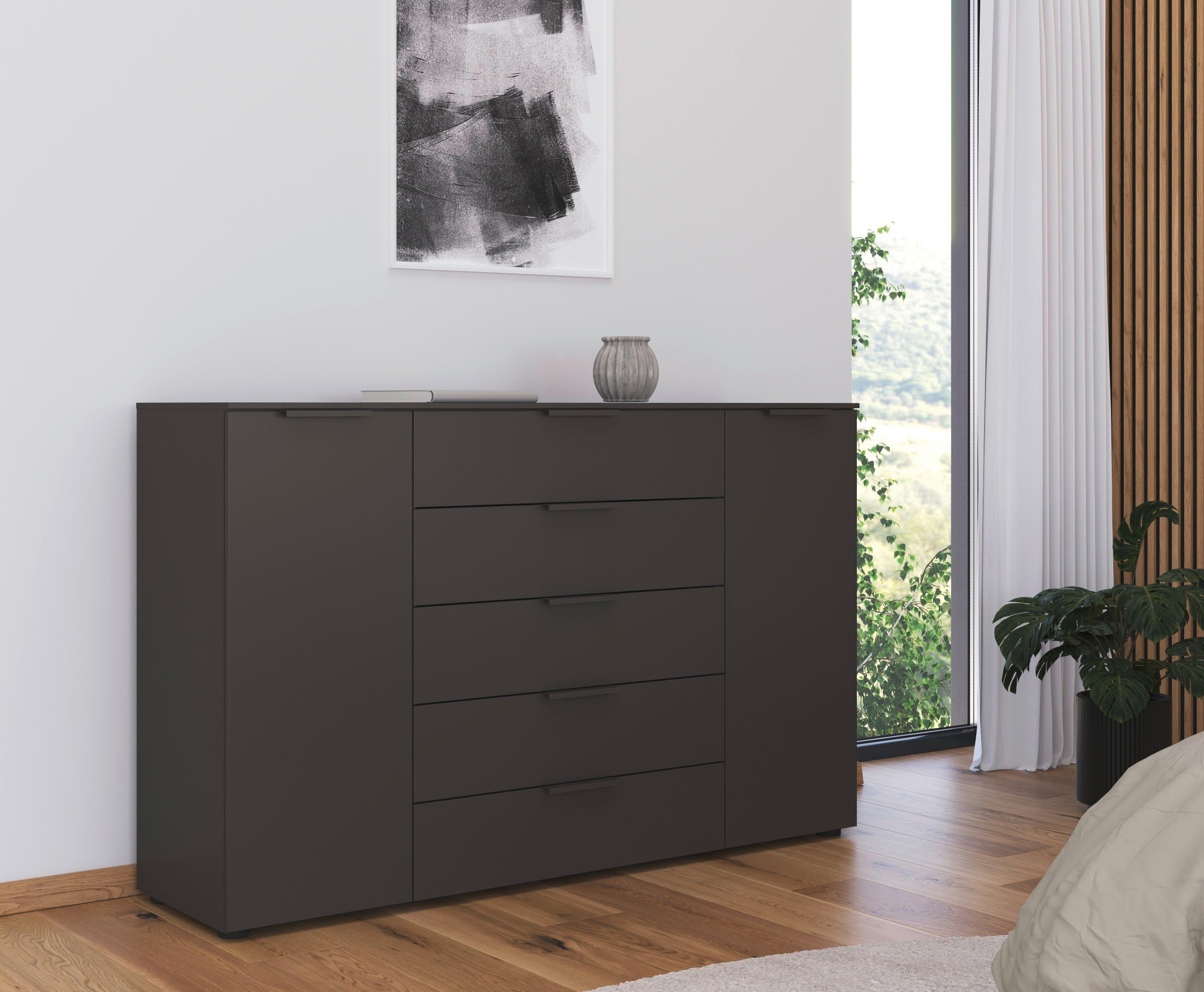 rauch Kommode Flipp, 2-türig mit 5 Schubladen und Soft-Close-Funktion in zwei Breiten