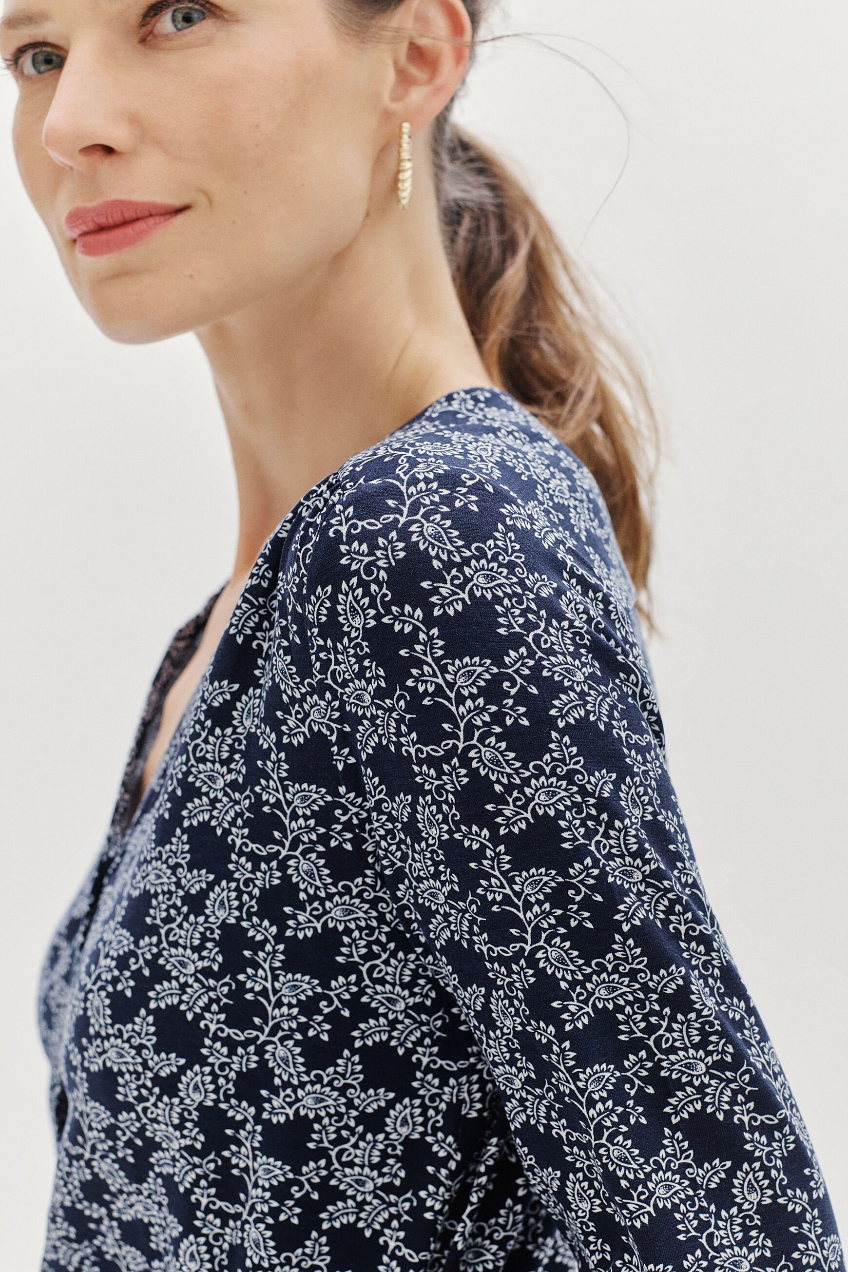 t-shirt zoe arabesque bleu marine femme