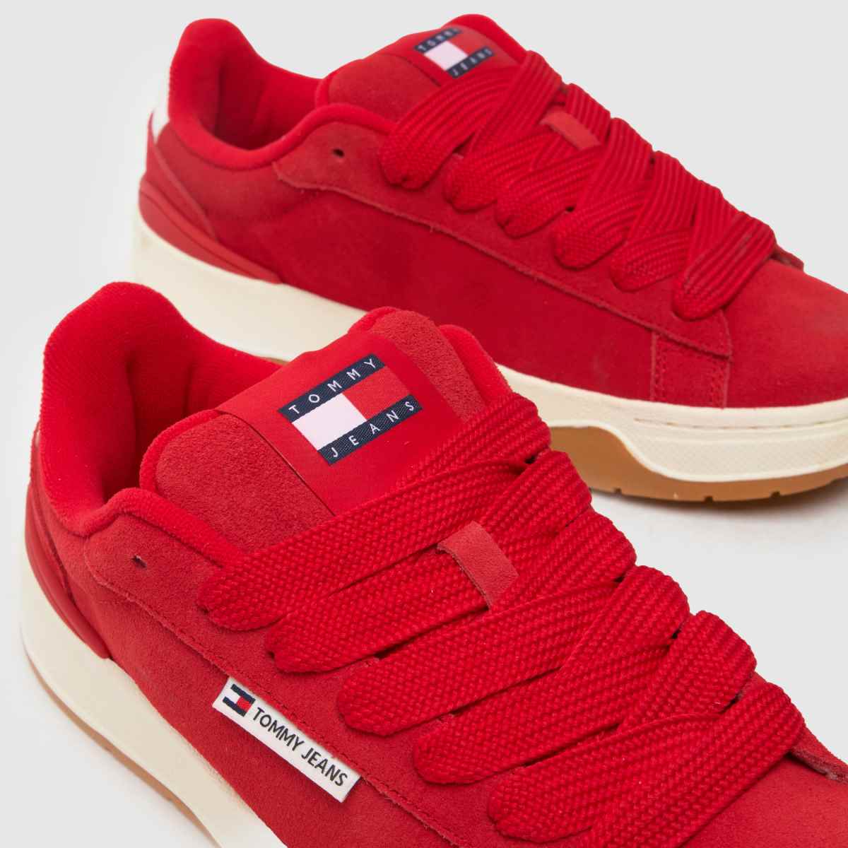 Tommy Jeans – Röda sneakers med snörning