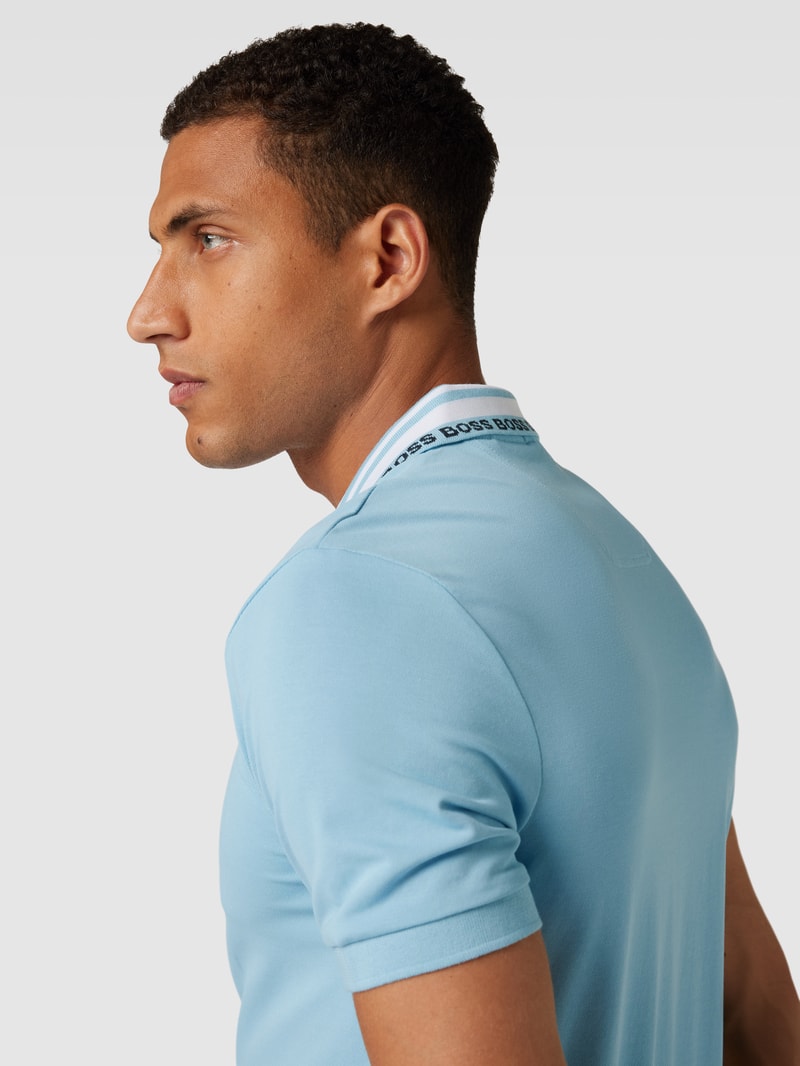 Poloshirt mit Label-Details Modell 'Paule' in hellblau
