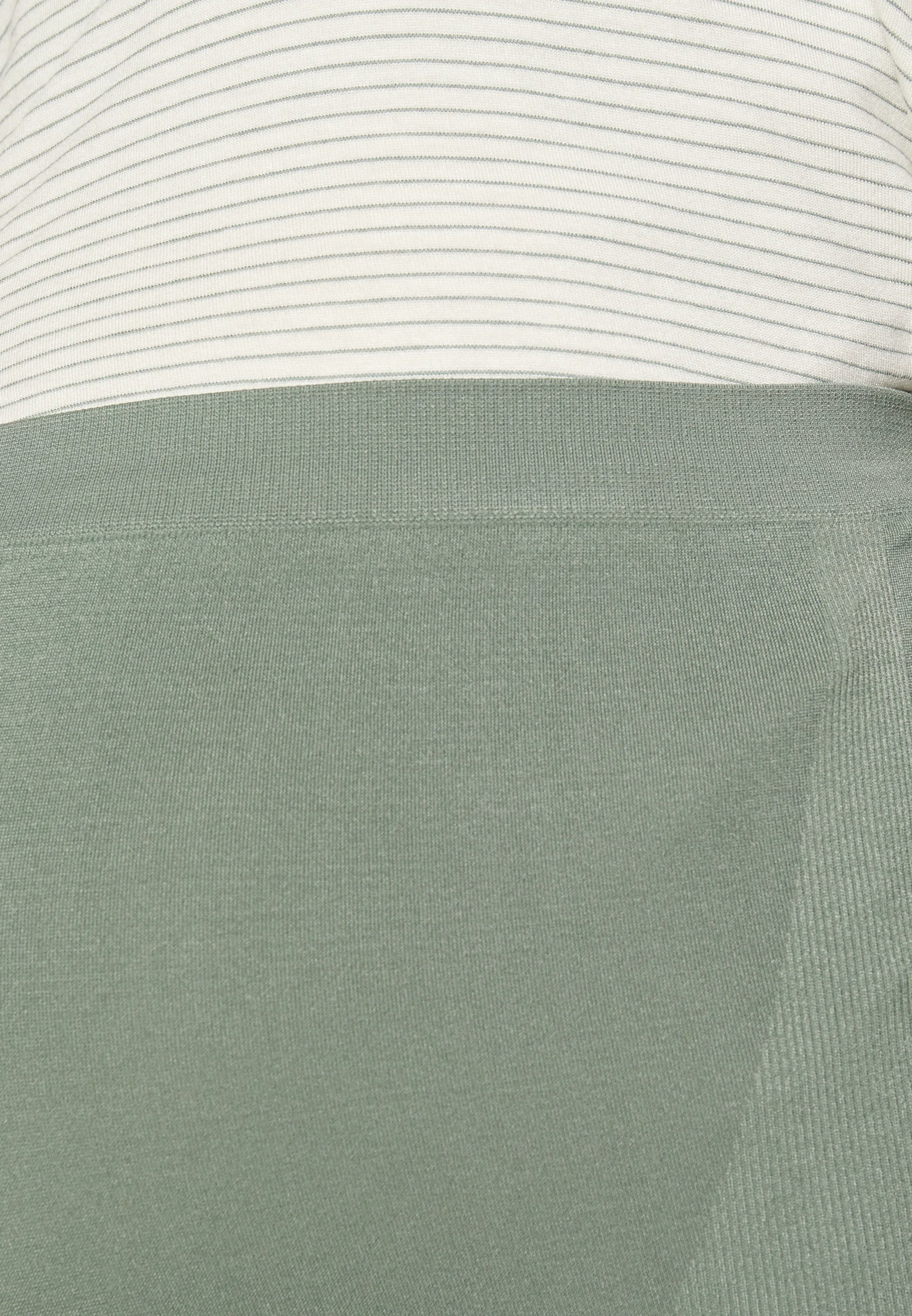 MAMALICIOUS MLTIA JEANNE - Pantalones cortos