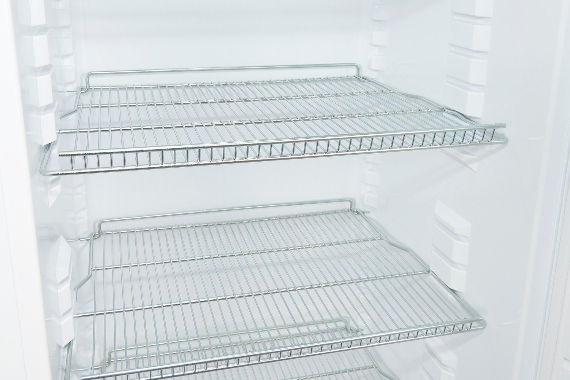 exquisit Getränkekühlschrank GKS31-V-H-280F weiss, 163 cm hoch, 60 cm breit