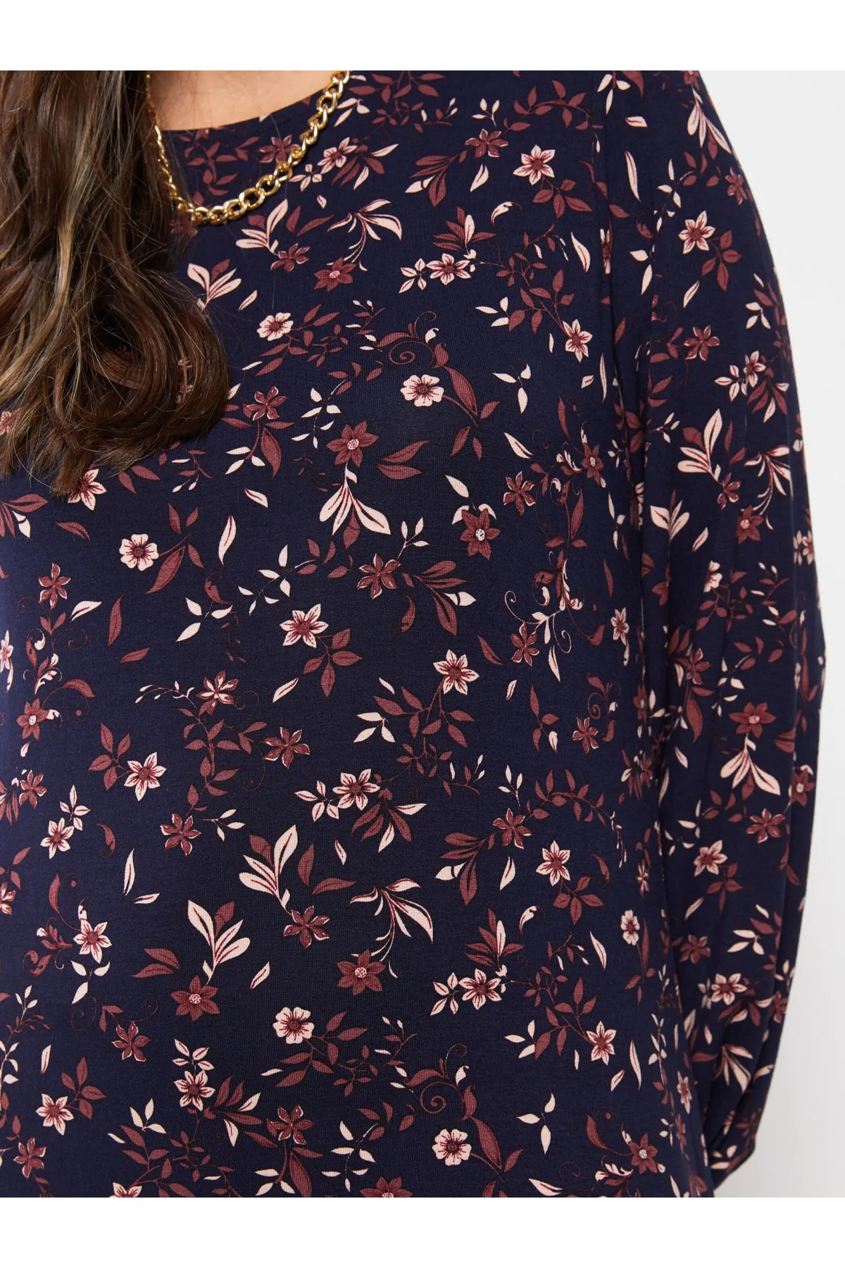 LC Waikiki  Geblümtes Damenkleid mit Rundhalsausschnitt und langen Ärmeln