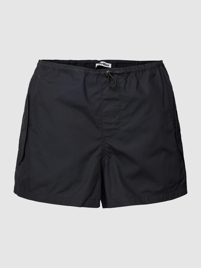 Shorts mit Pattentaschen in schwarz