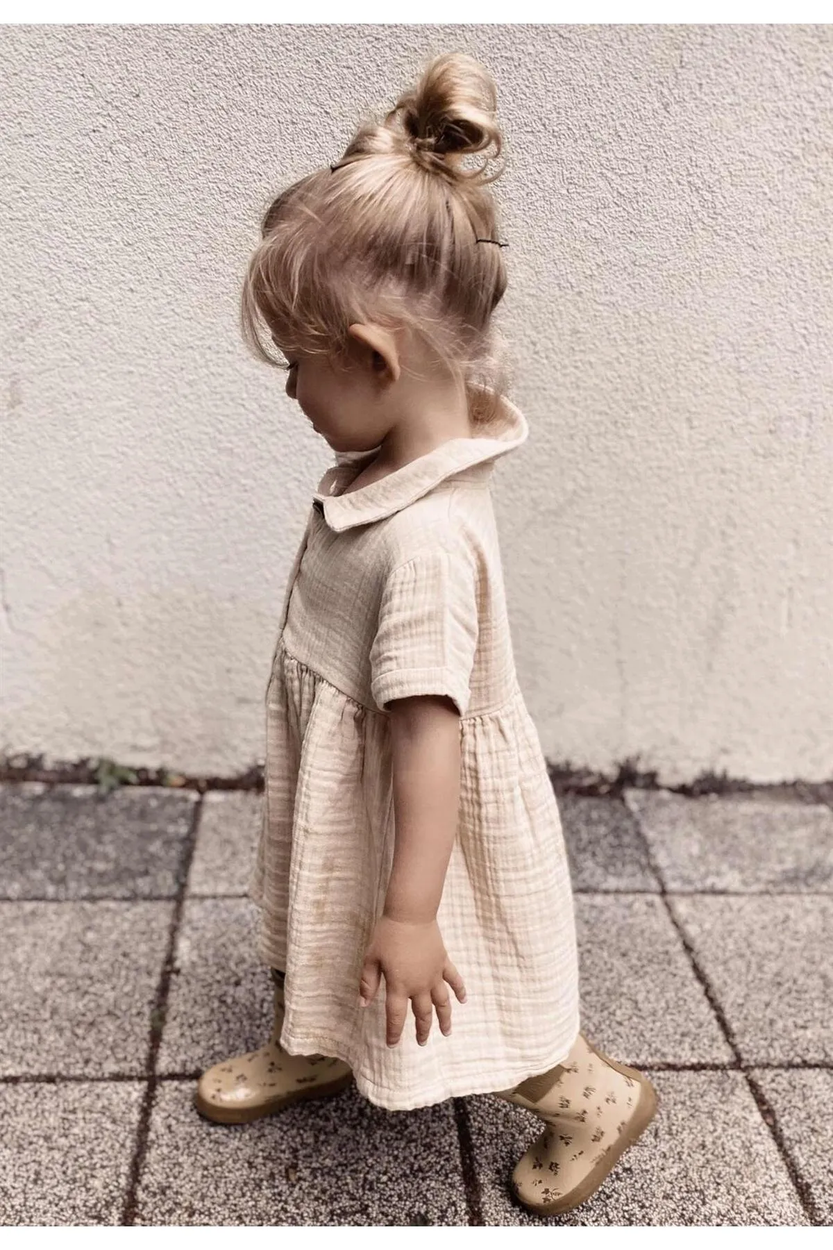 Cigit  Gerafftes Musselin-Kleid mit Kragen für Babys, 1–7 Jahre, Cremefarben