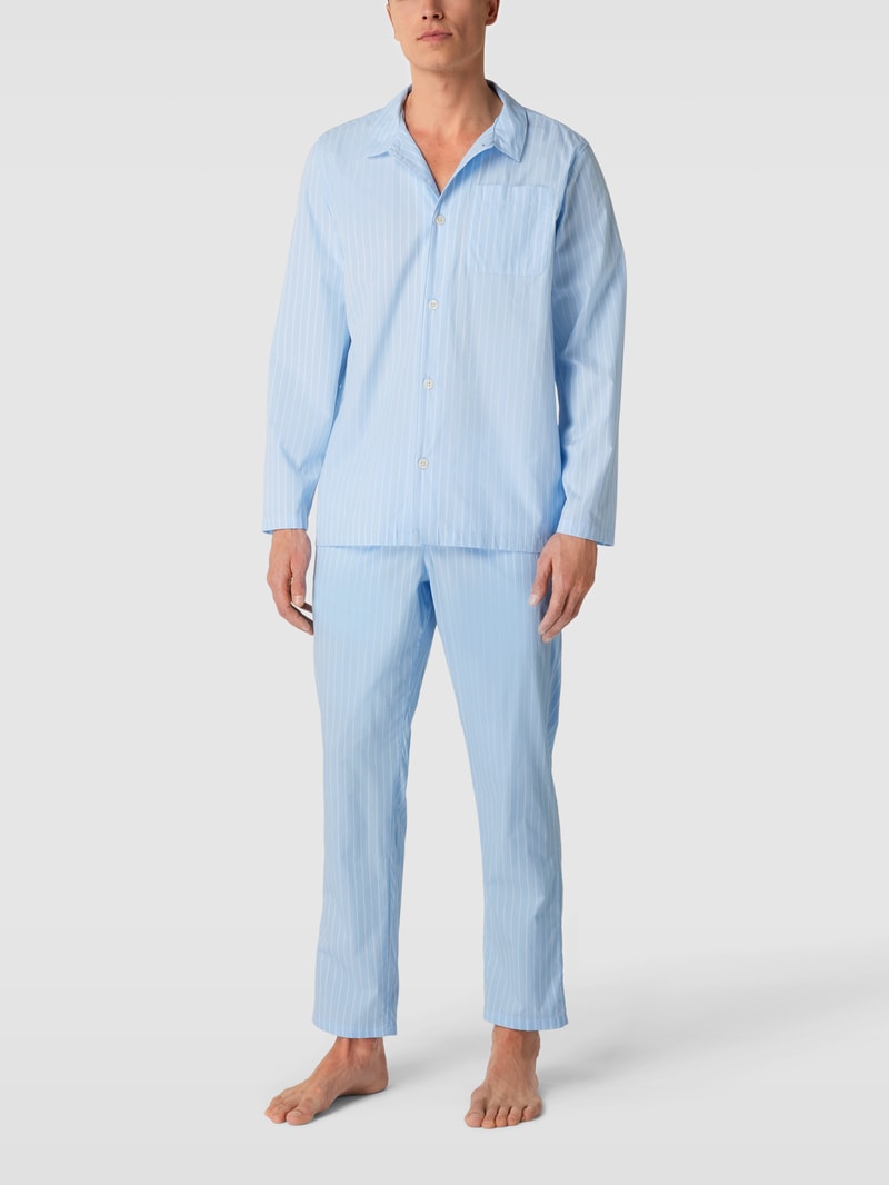 Pyjama mit Streifenmuster in hellblau