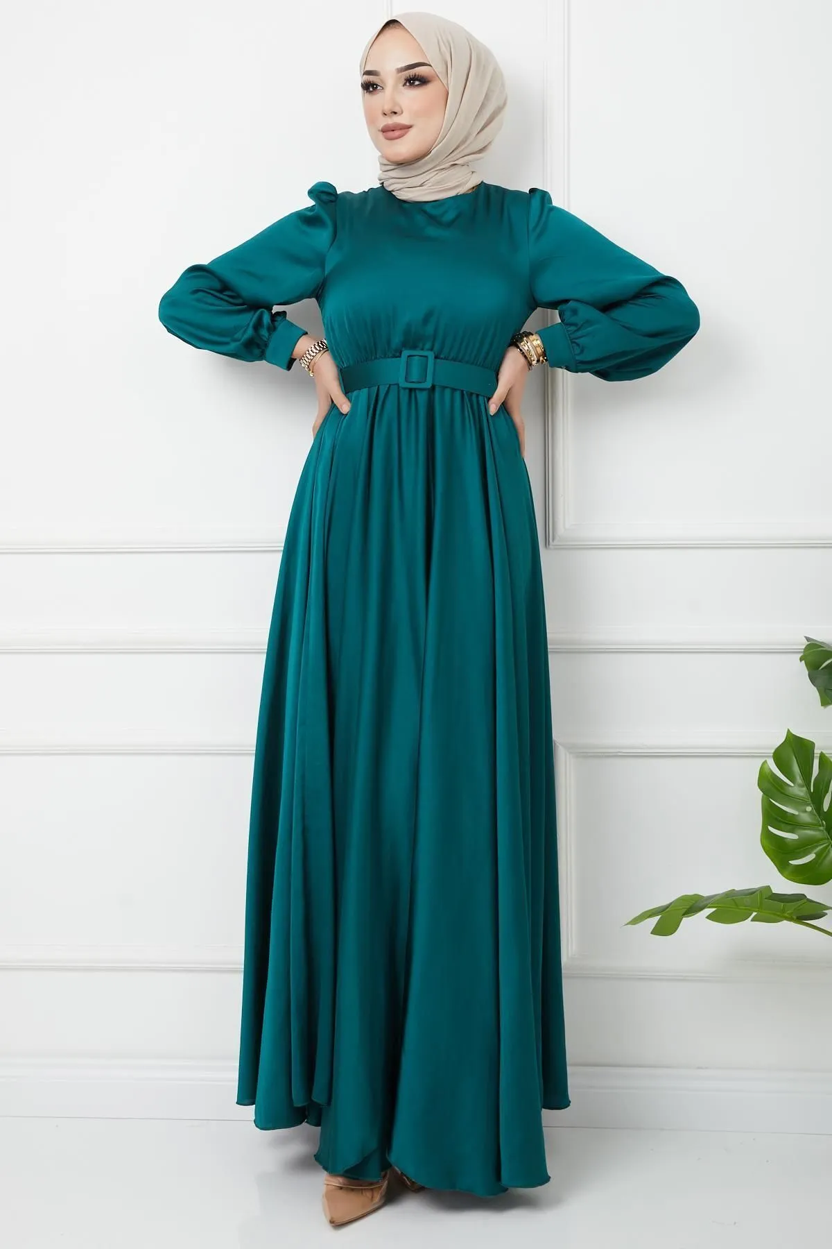Olcay  Ausgestelltes Abendkleid mit Gürtelzubehör Grün 1602