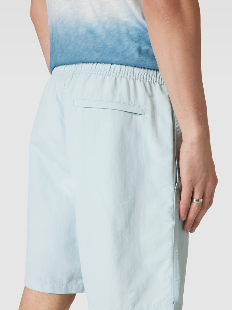 Shorts mit elastischem Bund in hellblau