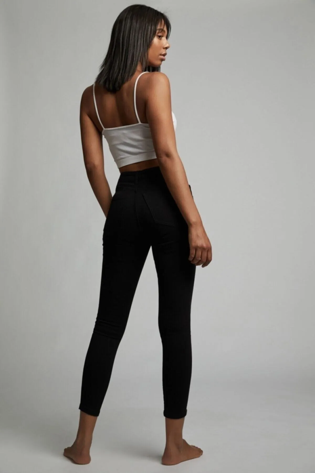 byhaziran butik  Lichtechte schwarze Jeans mit hoher Taille und schmaler Passform