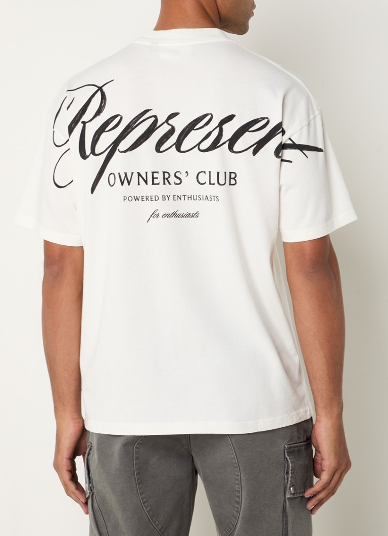 Tricou Owners Club cu logo și imprimeu pe spate.