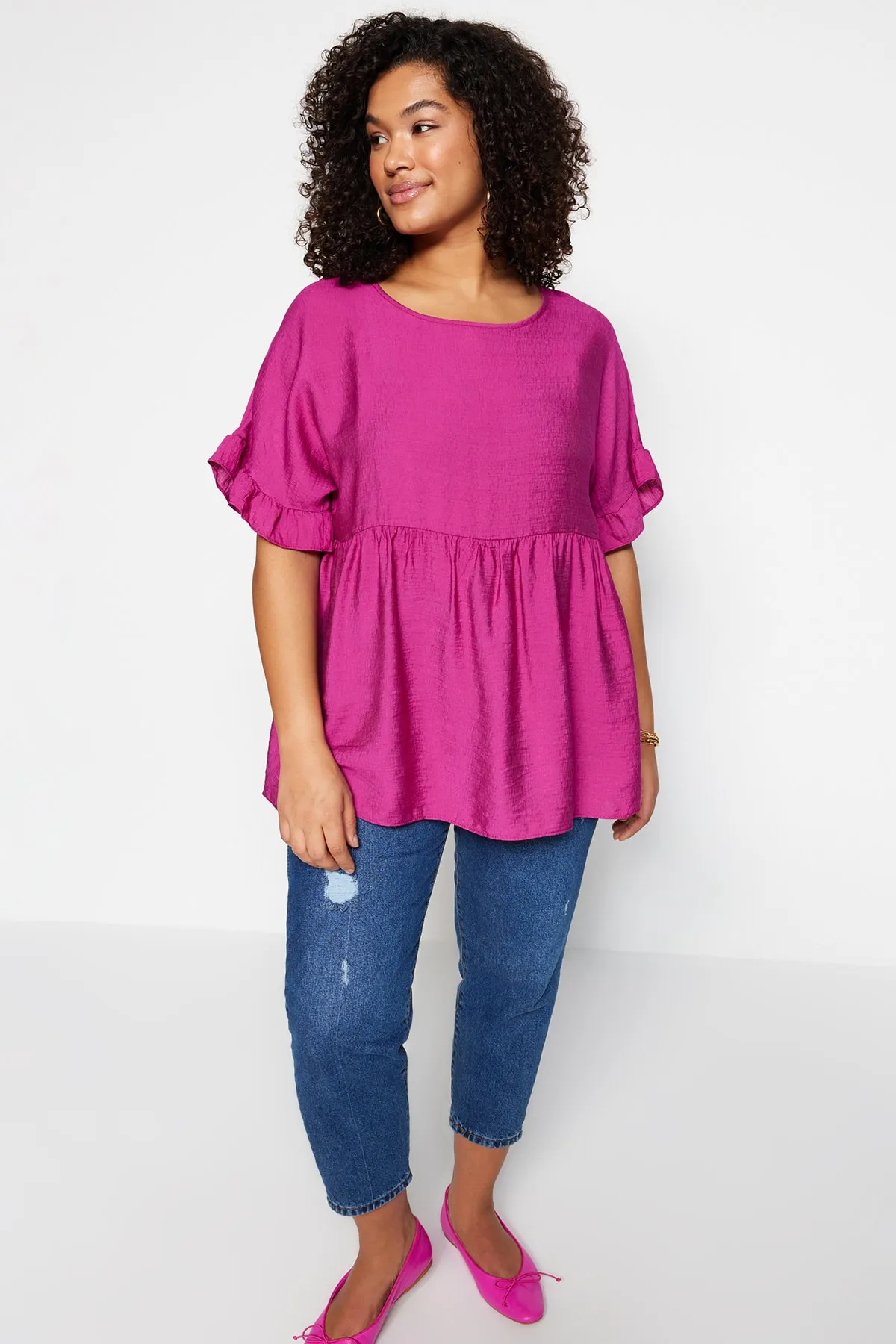 Trendyol Curve  Fuchsiafarbene gewebte Volantbluse TBBSS22AF0002