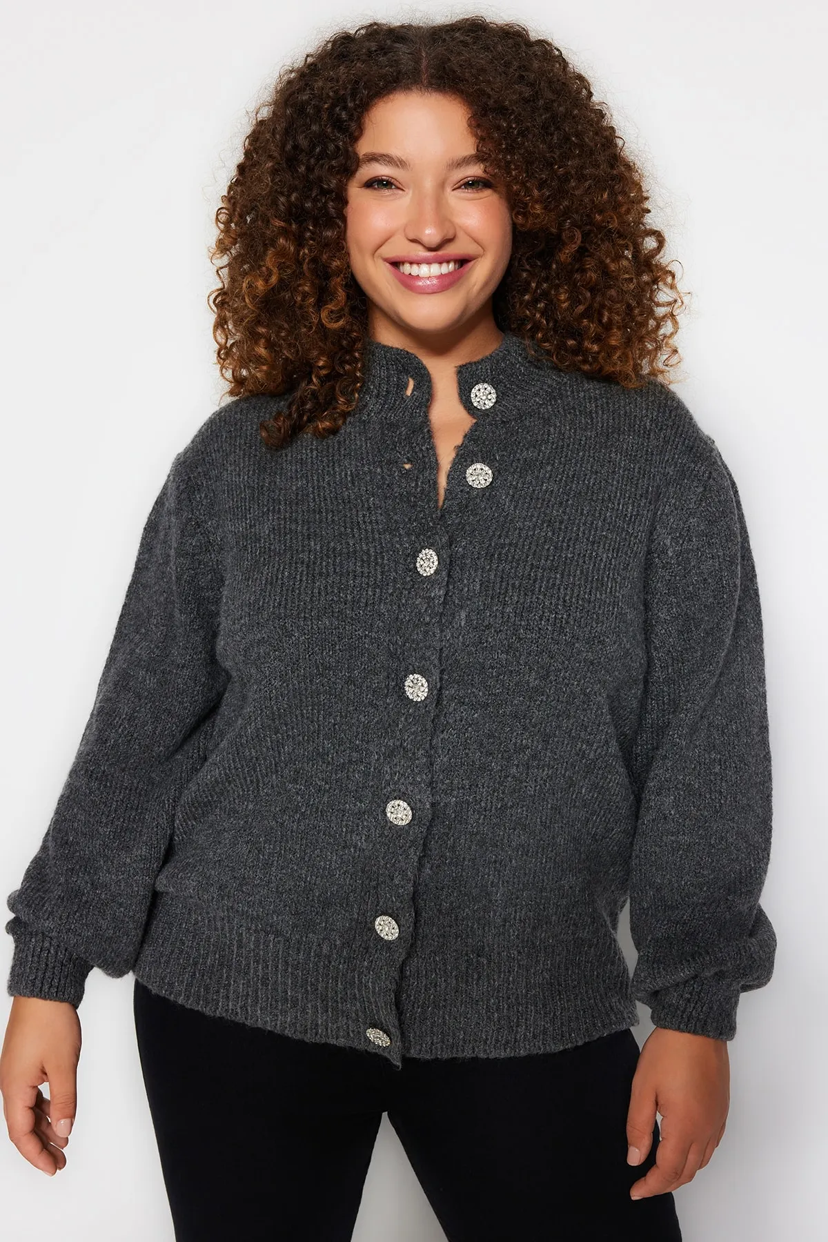 Trendyol Curve  Anthrazitfarbener Cardigan mit Knopfverschluss TBBAW24AV00019