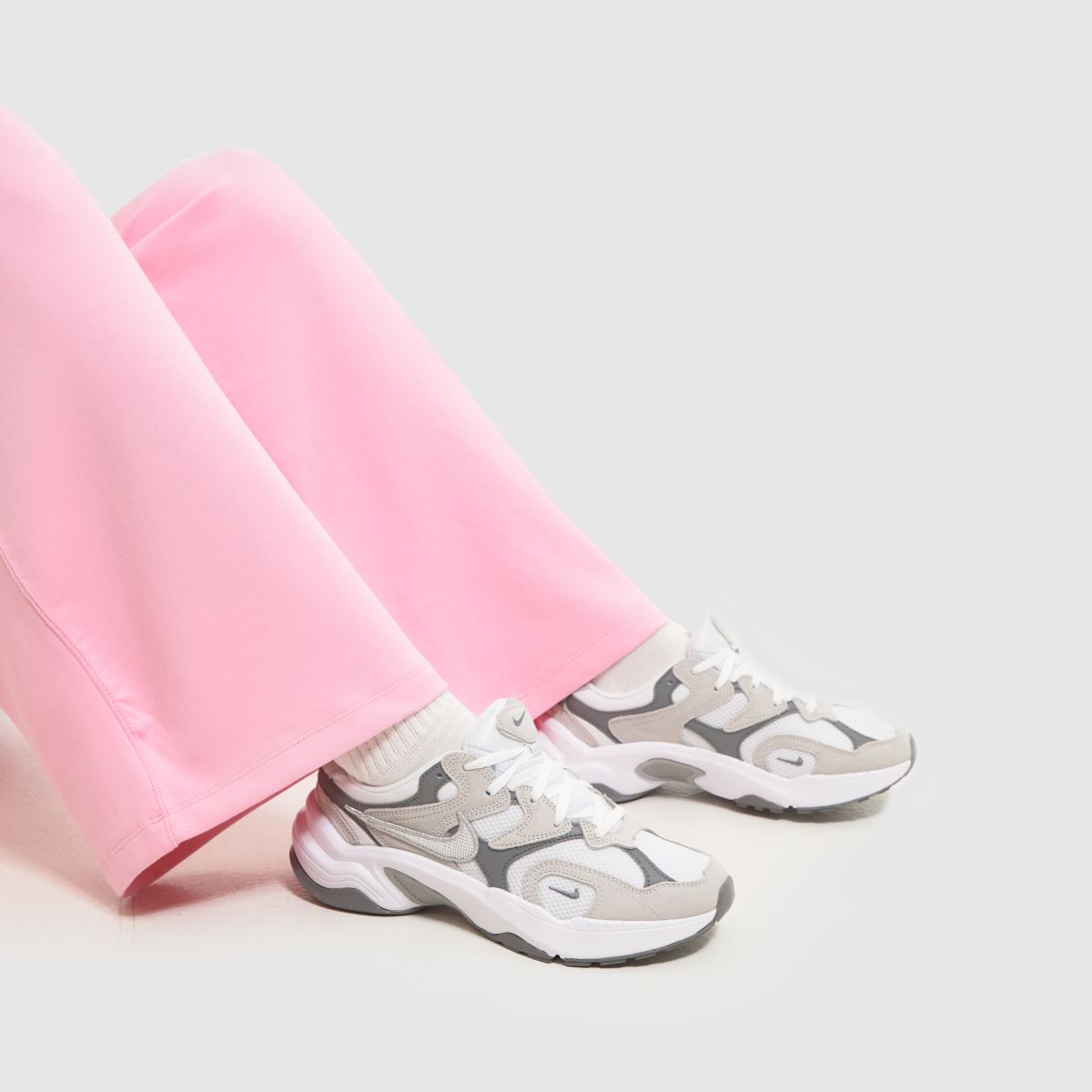Nike al8 sportcipők fehér és szürke színben