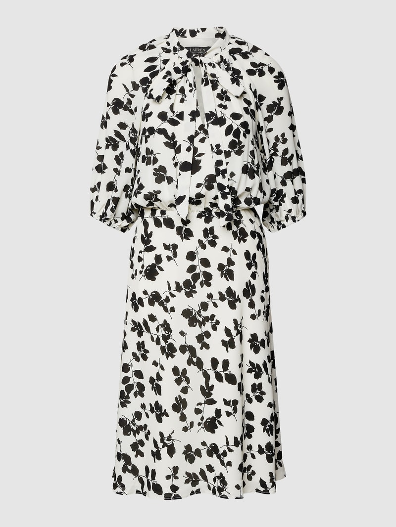 Midikleid mit floralem Muster in offwhite