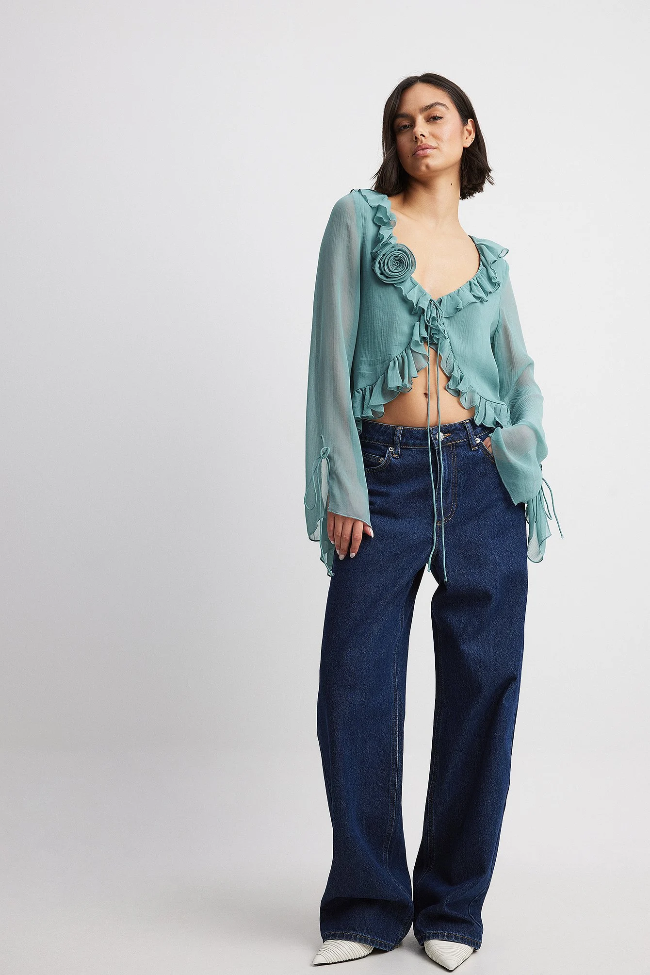 Rüschenbluse mit Schnürdetail