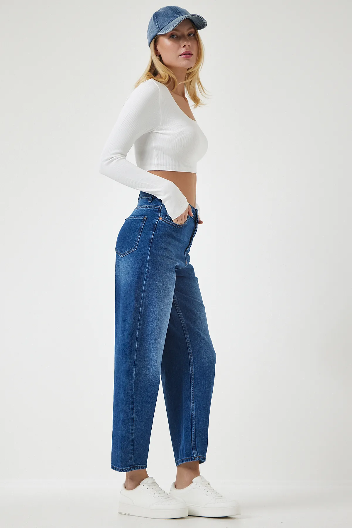 Happiness İstanbul  Blaue Baggy-Jeanshose mit hoher Taille für Damen UT00006